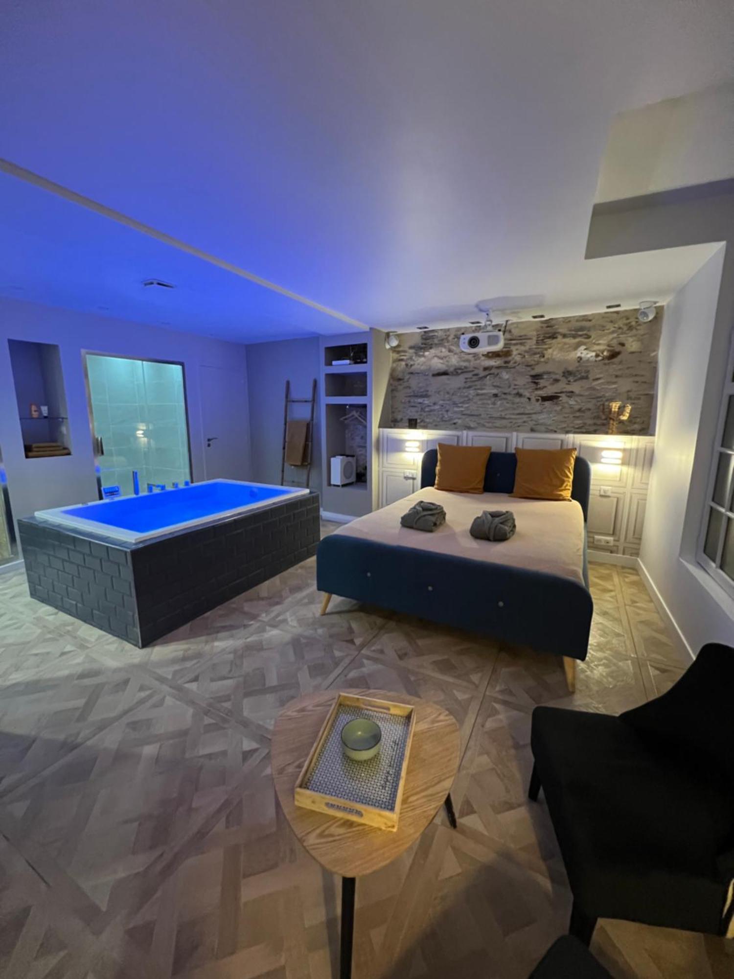Appartement Avec Jacuzzi Sauna & Home Cinema - Nid D'Angers Exterior photo